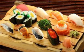 游泳鱼骨寿司加盟费多少钱？