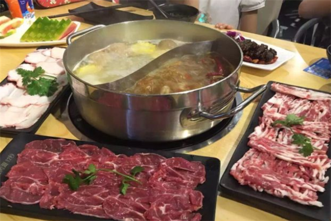 潮牛庄园鲜牛肉火锅加盟