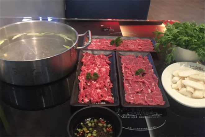 潮牛庄园鲜牛肉火锅加盟